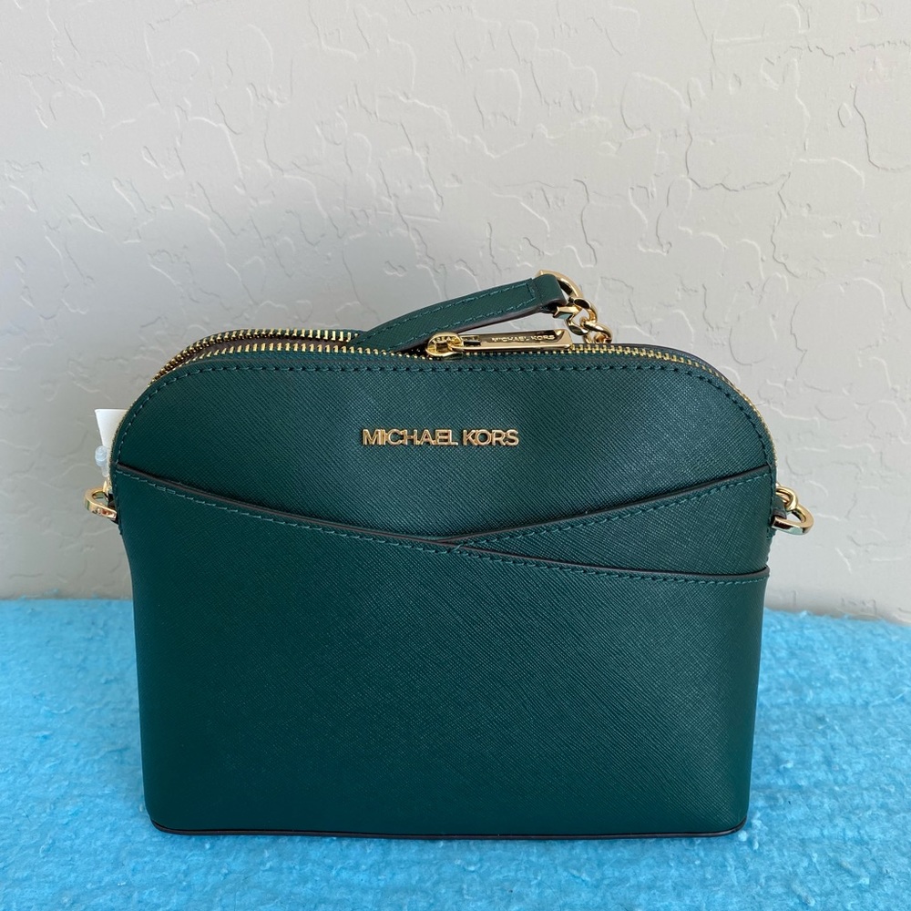 ✨NWT✨ Michael Kors Jet Set Travel